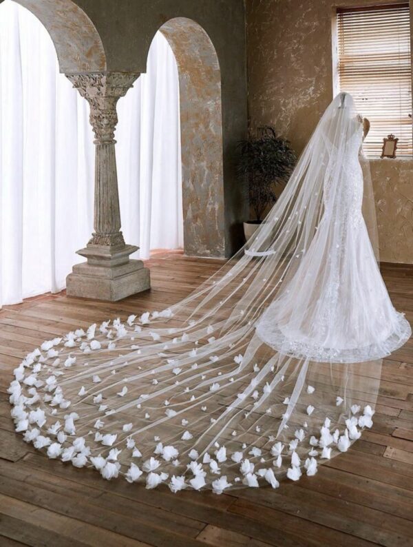 Single Layer Wedding Veil, High-End Handmade White Flower - Image 2